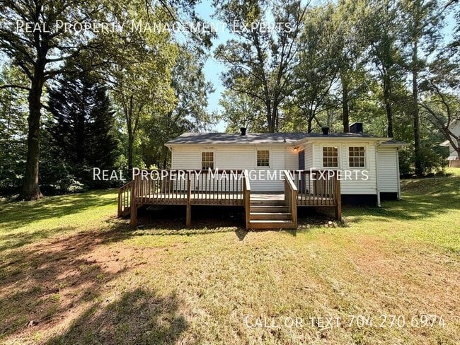 Building Photo - 4608 McClure Rd