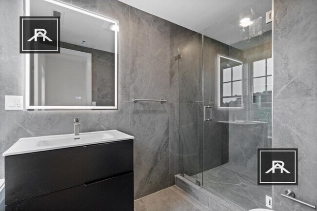 Building Photo - 4 bedroom in Brookline MA 02446