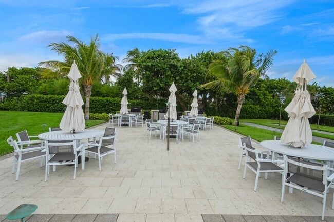 Building Photo - 333 NE 21st Ave