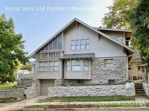 Building Photo - Large Historic Home with Modern Updates Av...