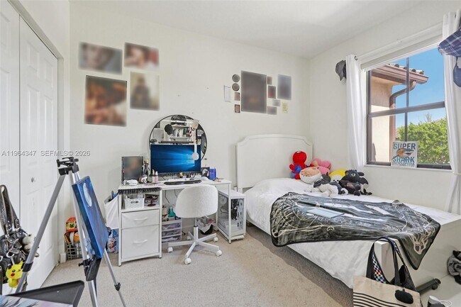 Building Photo - 11746 SW 151 Ave