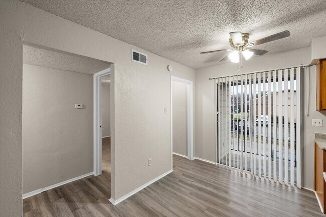 Building Photo - 8000 Cambridge Cir