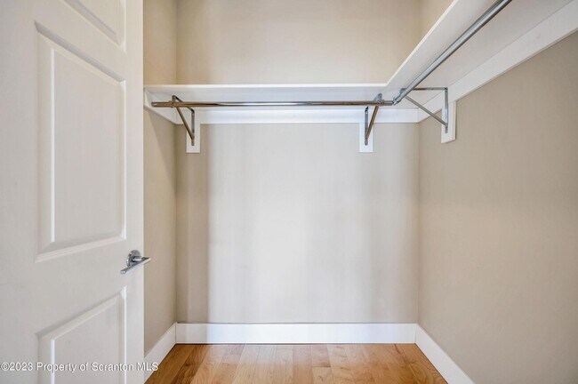 Building Photo - 509 Bogart Pl