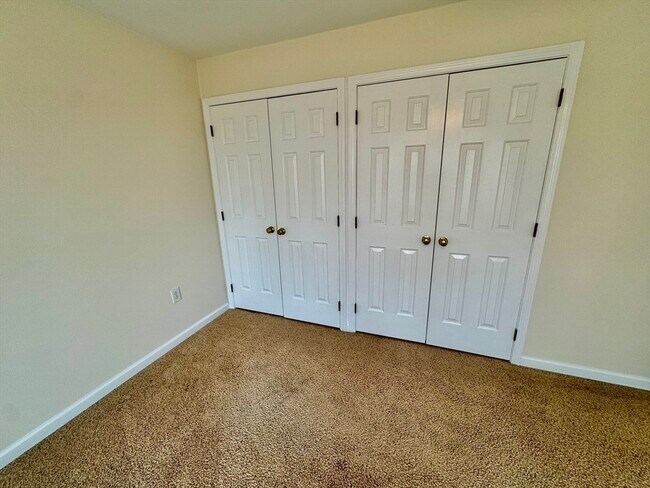 Building Photo - 7 J St