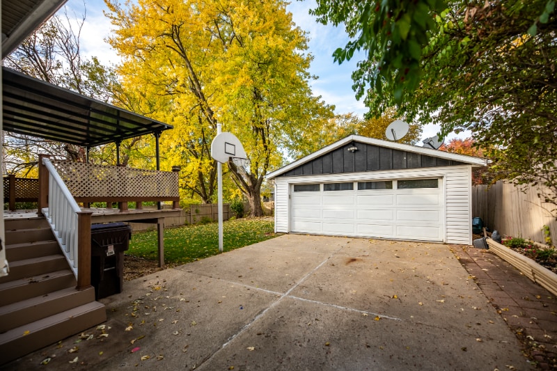 Building Photo - 3819 W Warwick Dr