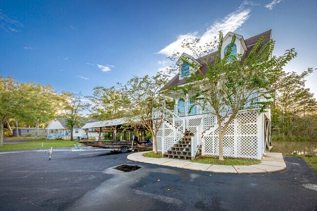 Building Photo - 1102 Stanfield Point Rd