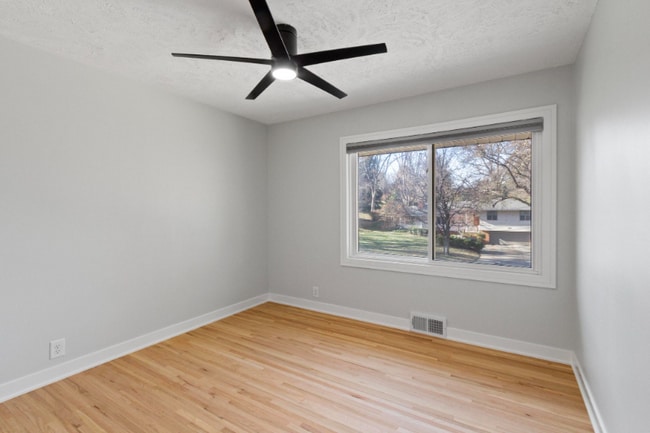 Building Photo - 1533 S 76th St