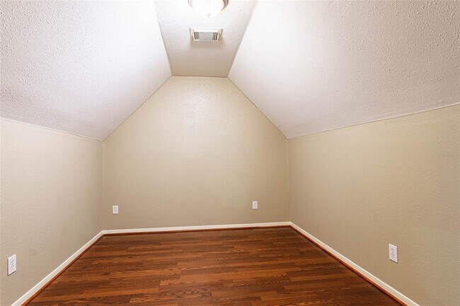 Building Photo - 14407 Eastern Redbud Ln