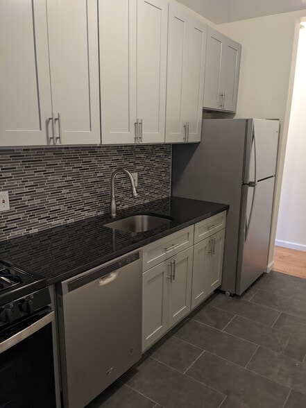 Building Photo - 45-47 Newkirk St