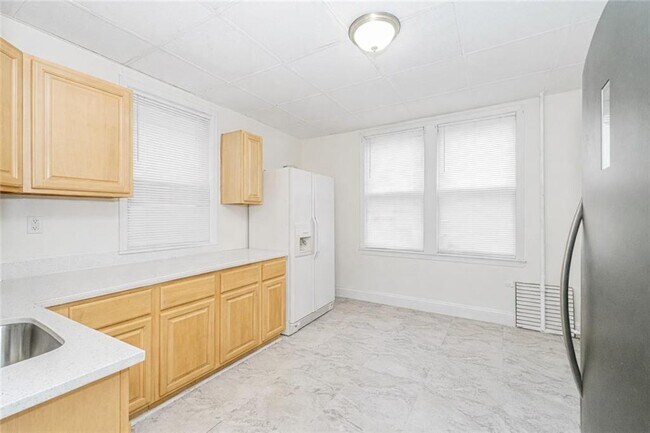 Building Photo - 380 St Marks Pl