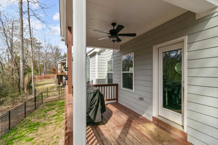 Building Photo - 230 Parrish Ln