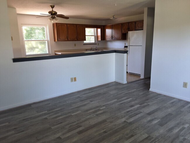 Building Photo - 111 Cherrywood Dr
