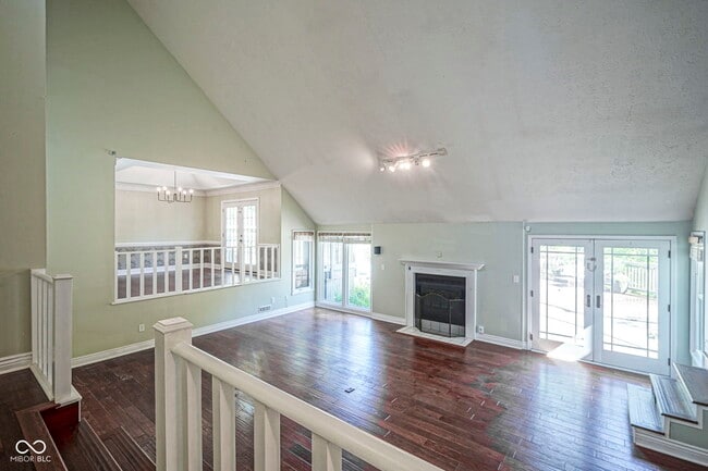 Building Photo - 858 Cedar Wood