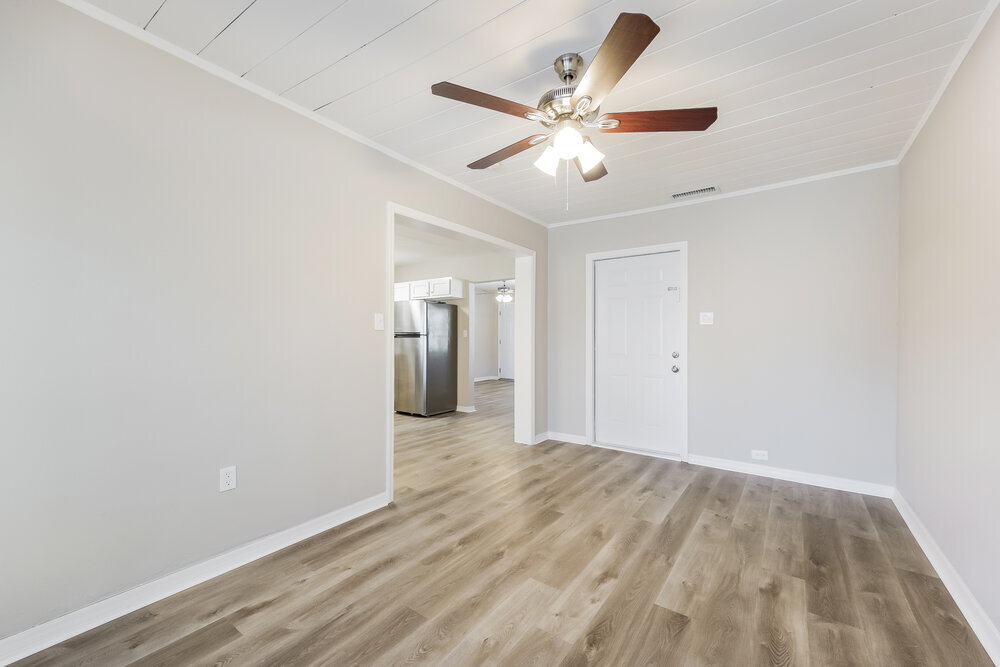 Building Photo - 5 Victoria Dr