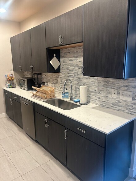 Building Photo - 1401 W 85th Ave