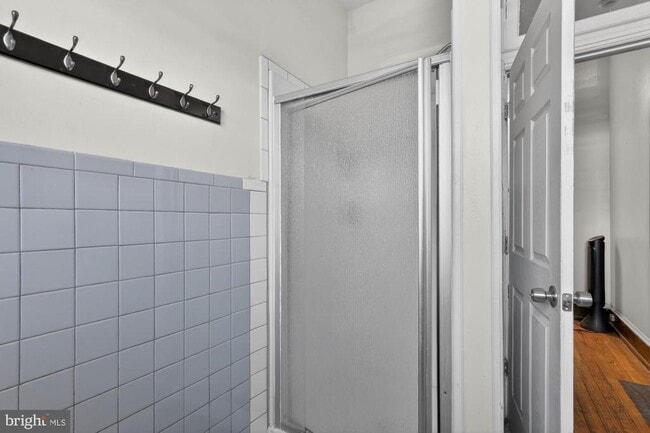 Building Photo - 4011 Pine St