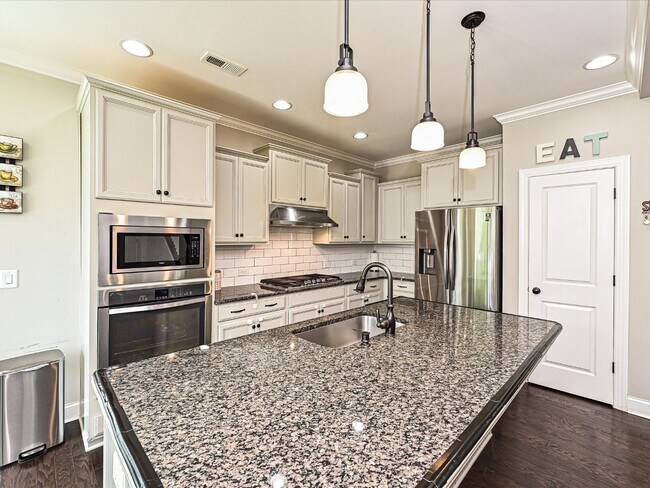 Building Photo - 724 Garrett Green Way