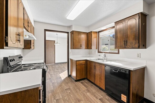 Building Photo - 2 Bedroom 1 Bathroom Duplex on the Boise B...