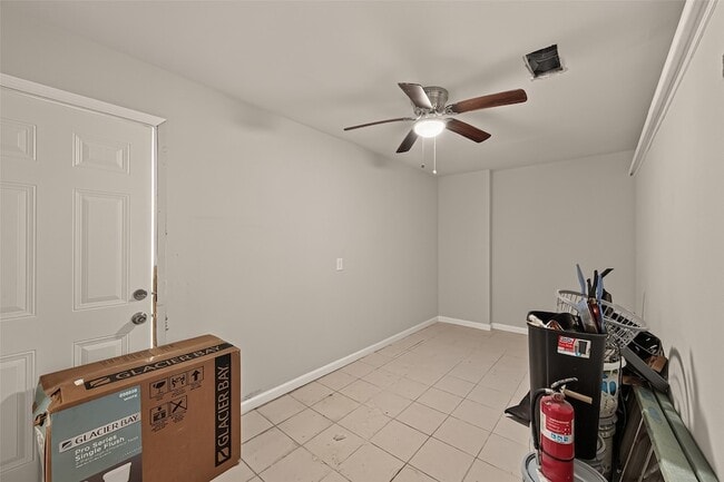 Building Photo - 5207 Bent Bough Ln