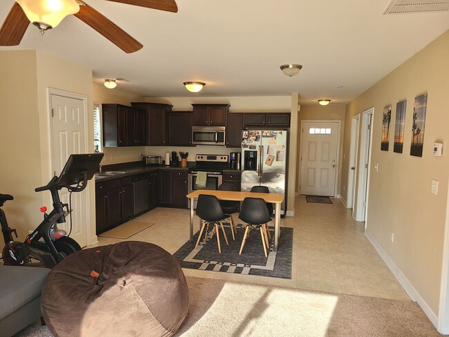 Building Photo - 2 bedroom, 2 bath unfurnished home - Pine Ridge Community - Holly Ridge