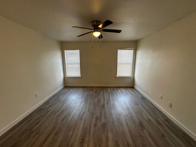 Building Photo - Three Bed, Three Bath now Available!