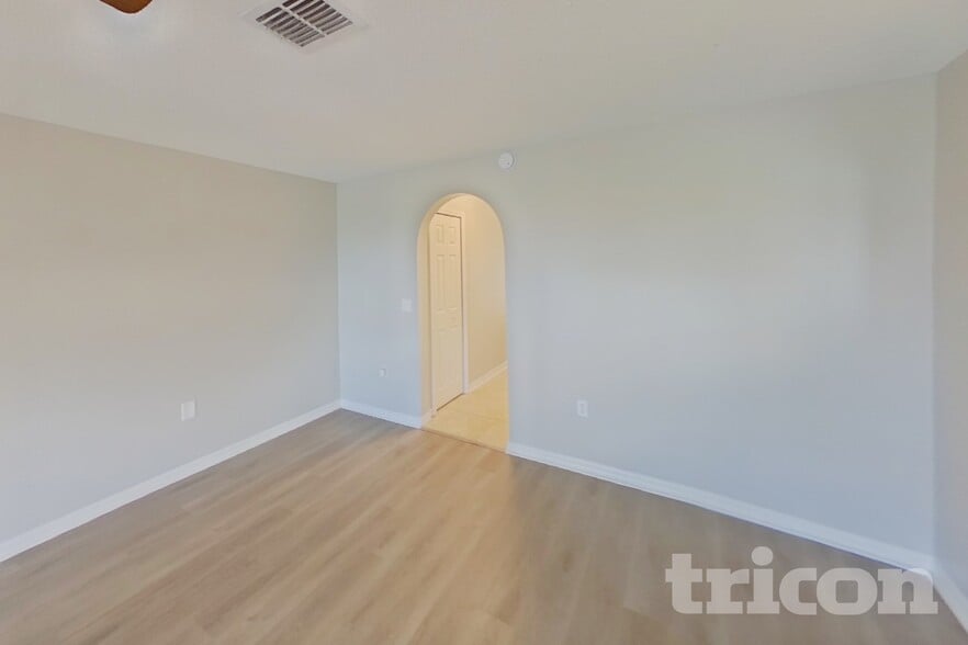 Building Photo - 11724 Ivy Flower Loop