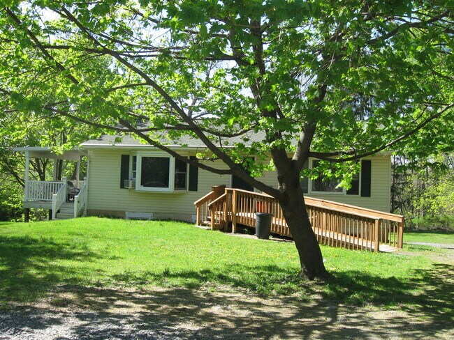 Primary Photo - 172A E. Cherry Lane