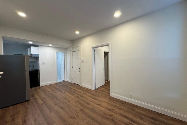Building Photo - 30 E 127th St