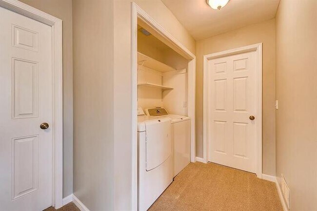 Building Photo - 3 Meadow Lane, Oakwood Hills, IL, 60013