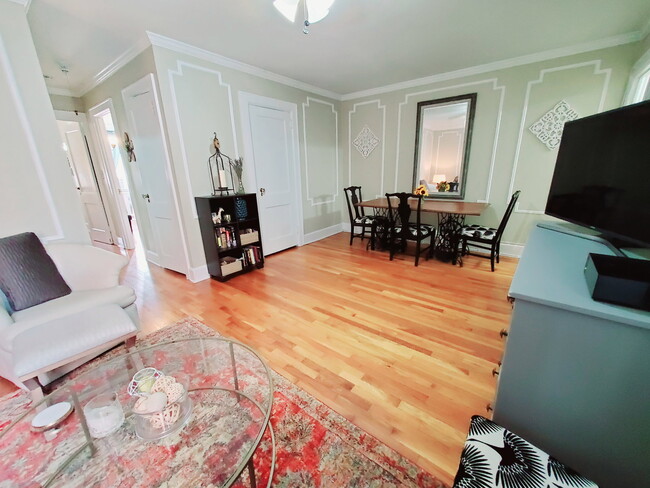 Building Photo - 639 Summer St