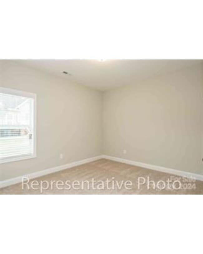 Building Photo - 7681 Tanglewood Wy