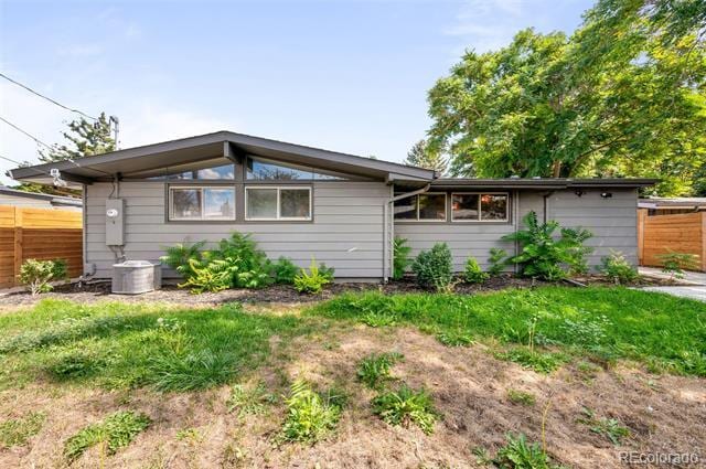 Building Photo - 2465 S Newton St