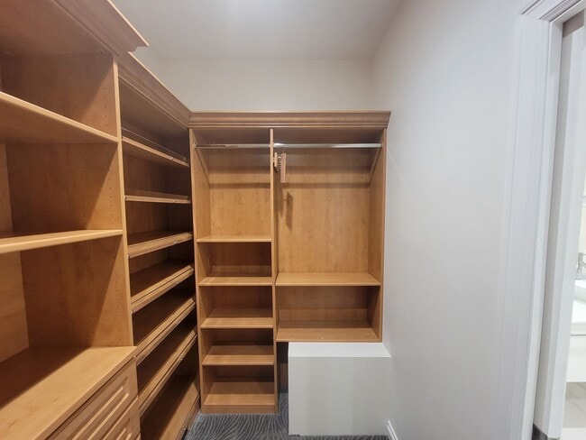 Building Photo - Stylish Single-Level Home in Pasco with Fi...