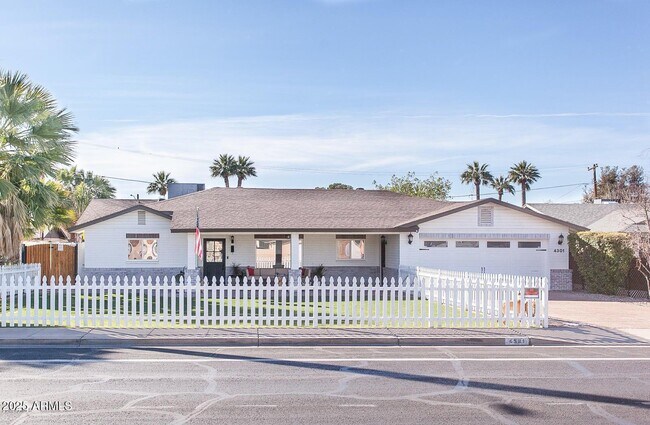 Primary Photo - 4301 E Osborn Rd