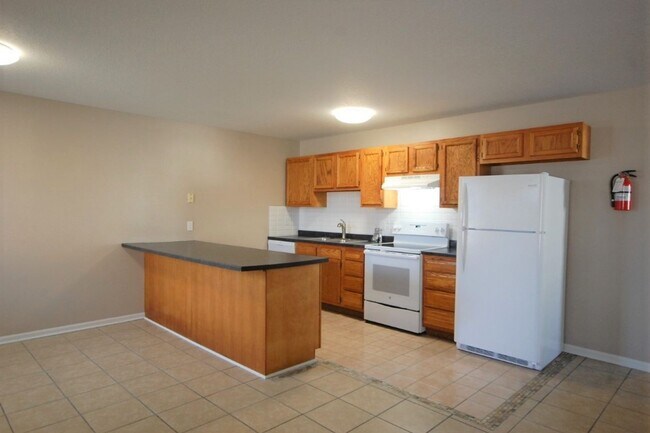 Building Photo - 105-107 South Plum