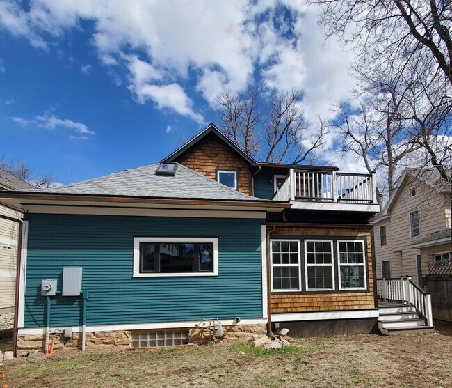 Building Photo - 719 Remington St