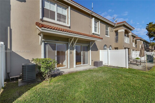 Building Photo - 5467 SW 125th Terrace