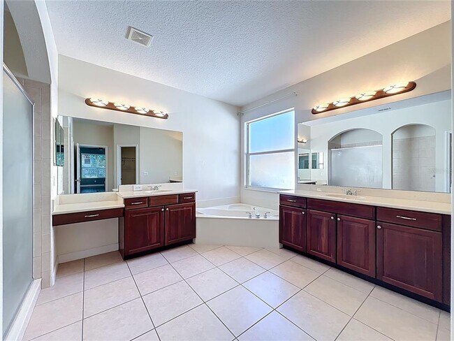 Building Photo - 2830 Cardassi Dr