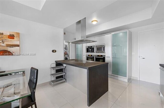 Building Photo - 18201 Collins Ave