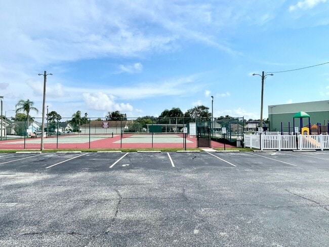 Building Photo - Two bedroom and two bathroom house with ac...