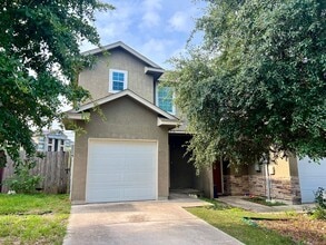 Building Photo - 3 bed 2.5 bath conner townhome $1,345