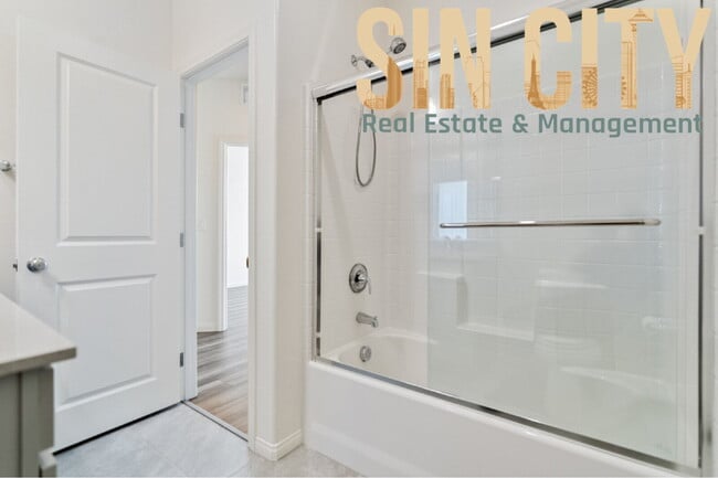 Building Photo - 11828 Black Canary Ave