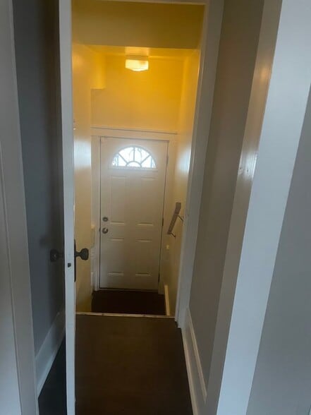 Building Photo - 19339 Fenelon St