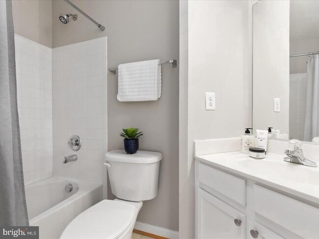 Building Photo - 42033 Bushclover Terrace