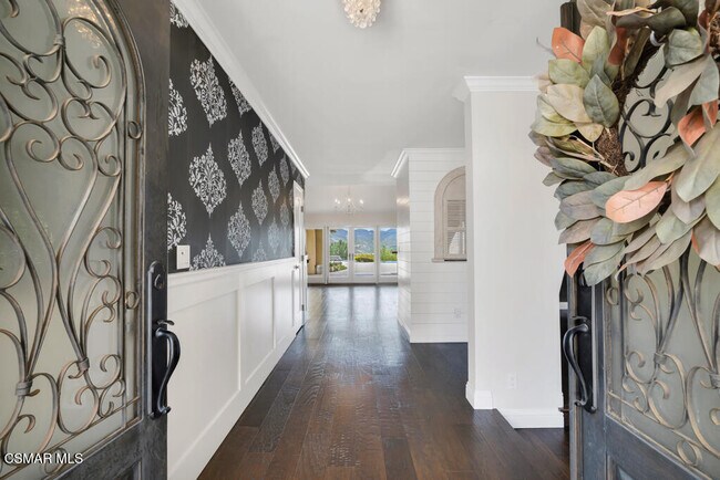 Building Photo - 2076 Hillsbury Rd