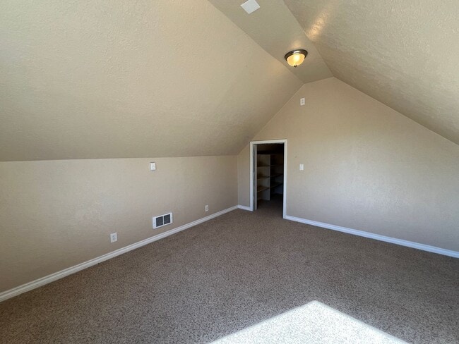 Building Photo - 1592 Kingston Way