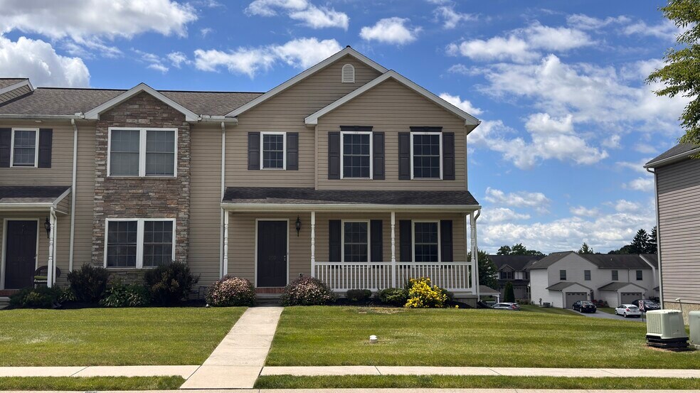 Building Photo - 250 Limestone Dr