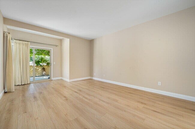 Building Photo - 41612 Aventine Ct