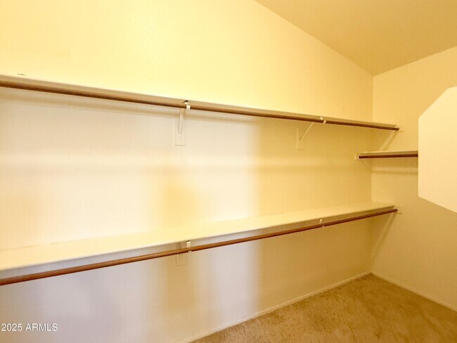 Building Photo - 1432 S Apache Dr