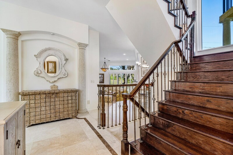 Building Photo - 450 Surfside Ln